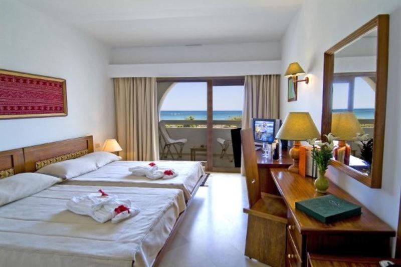 Les Orangers Garden Villas And Bungalows Ultra All Inclusive Hammamet Værelse billede A room at the hotel